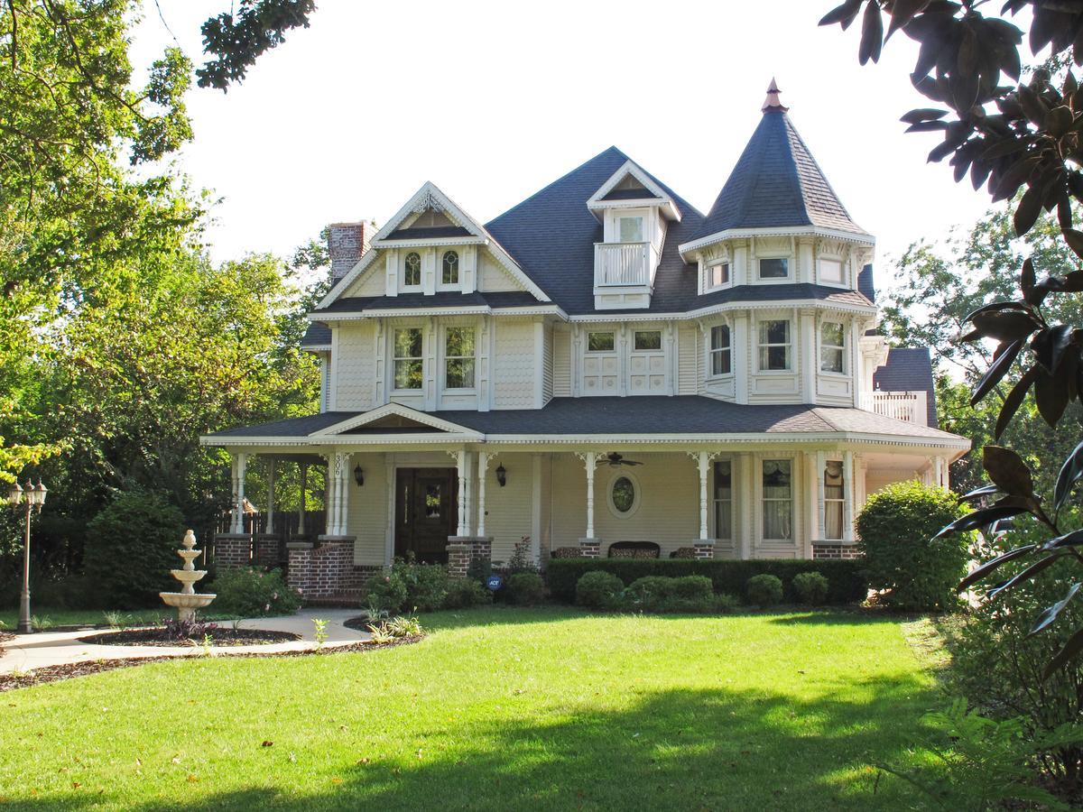 The Victoria Bed & Breakfast Bentonville Exterior foto