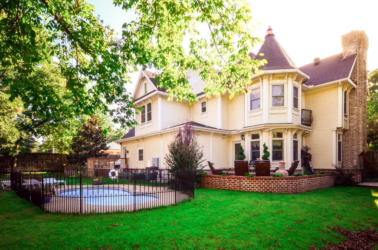 The Victoria Bed & Breakfast Bentonville Exterior foto