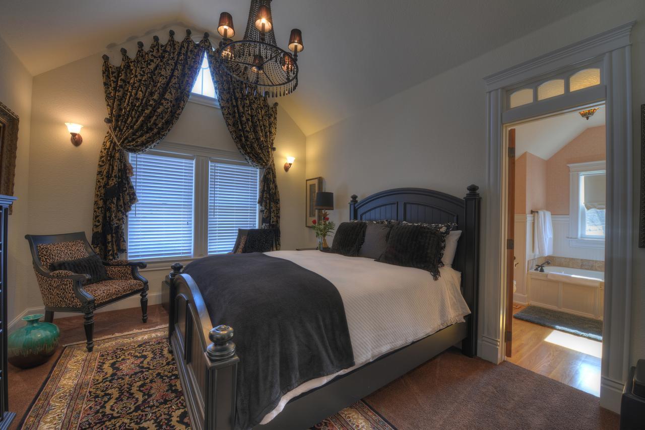 The Victoria Bed & Breakfast Bentonville Exterior foto
