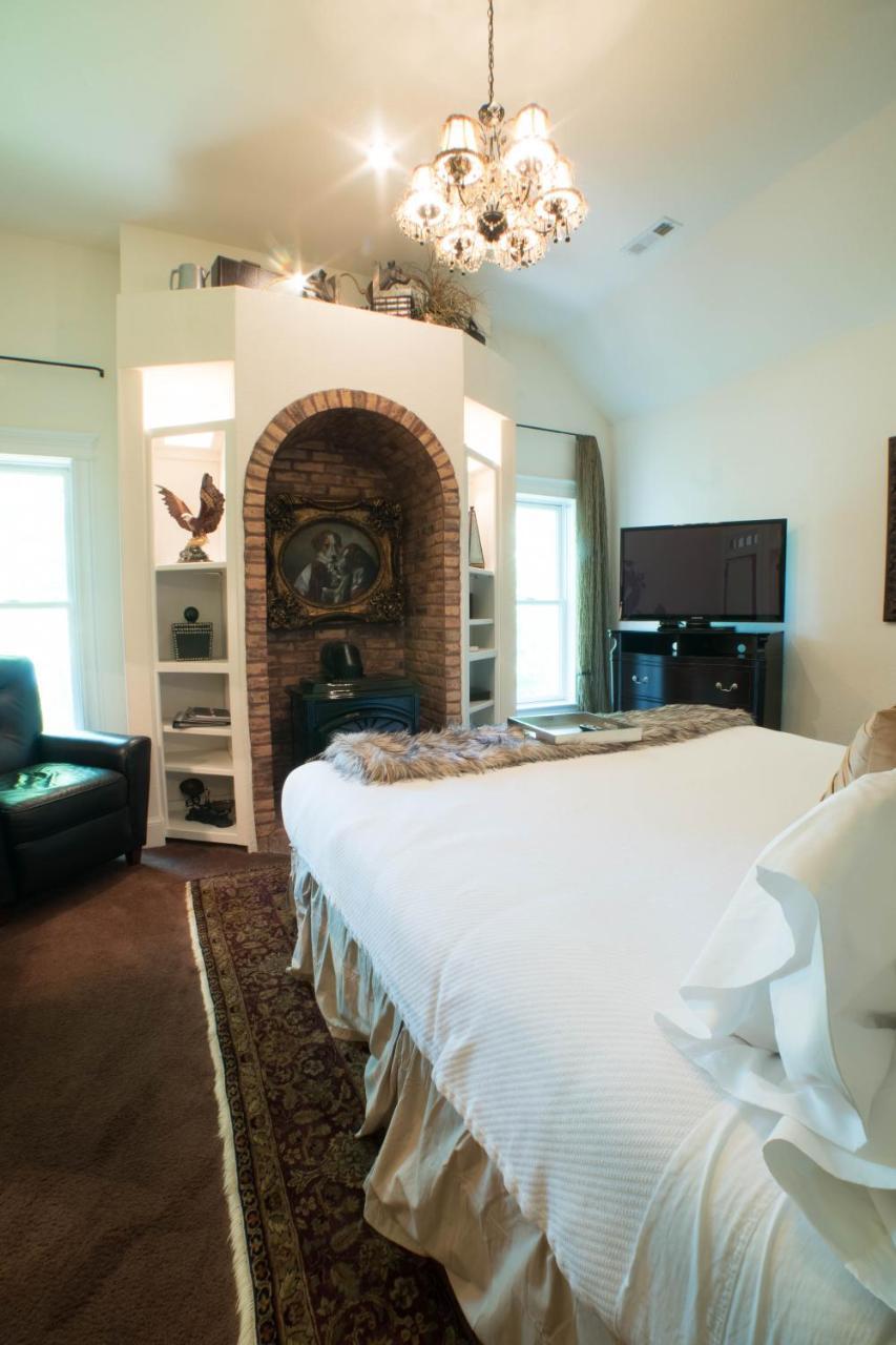 The Victoria Bed & Breakfast Bentonville Exterior foto