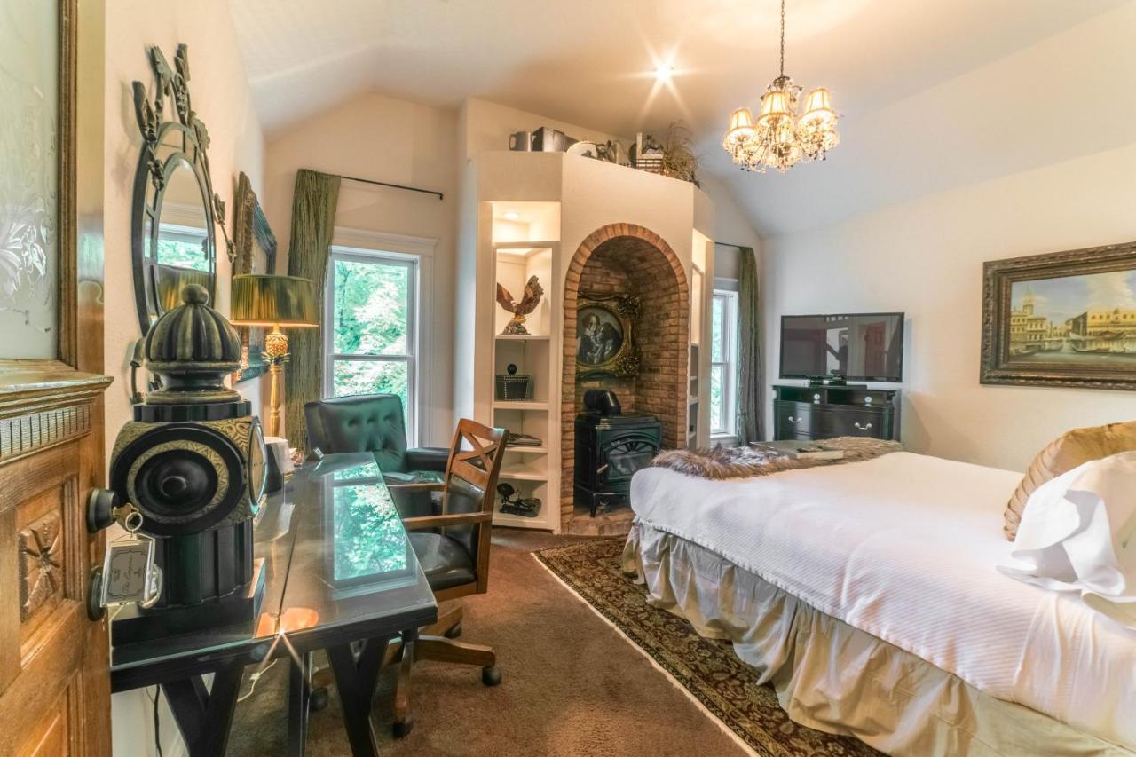 The Victoria Bed & Breakfast Bentonville Exterior foto